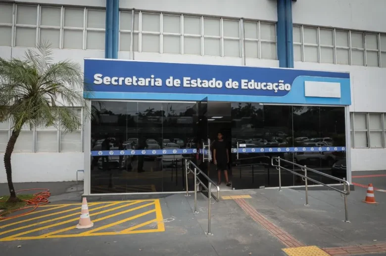 Desaparecimento de mais de 20 mil inscritos marca seletivo da Seduc para educação especial
