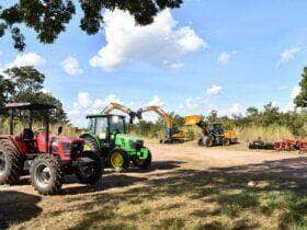 Mato Grosso recebe novas maquinas e equipamentos para fortalecer a agricultura e infraestrutura