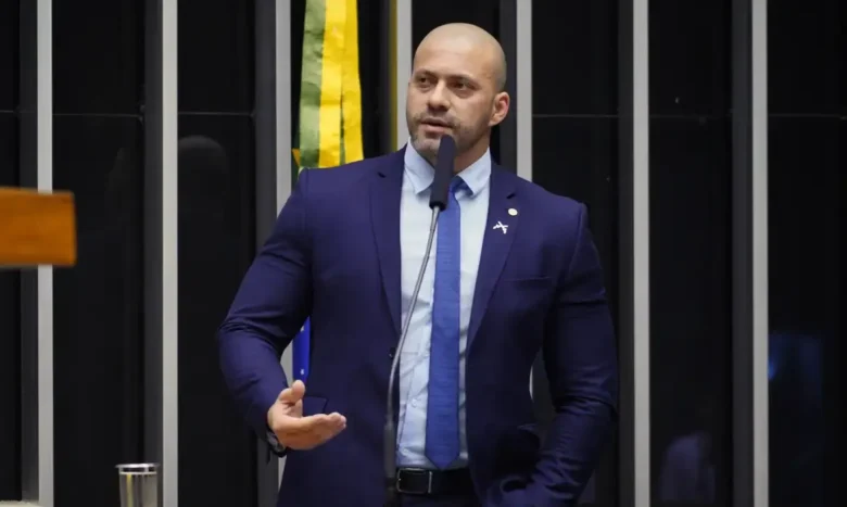 Moraes determina perícia para avaliar cirurgia de Silveira