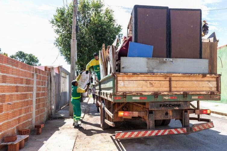 Operacao Cata treco atende 18 bairros de Cuiaba nesta semana