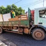 Operacao cata treco de Cuiaba beneficia 15 bairros com coleta de entulho gratuita