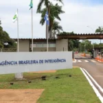 Polícia Federal indicia Carlos Bolsonaro e Ramagem no caso da Abin Paralela