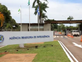 Polícia Federal indicia Carlos Bolsonaro e Ramagem no caso da Abin Paralela