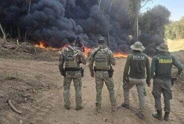 Policia Federal faz operacao contra garimpo ilegal na Terra Indigena Sarare em Mato Grosso