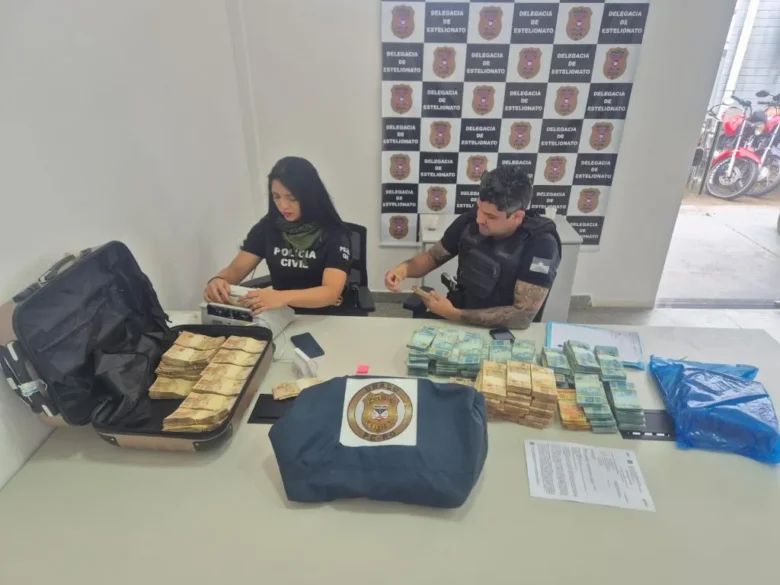 Polícia apreende dinheiro em operação contra estelionato
