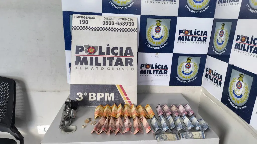 Homem é preso após roubo em farmácia com arma falsa em Cuiabá