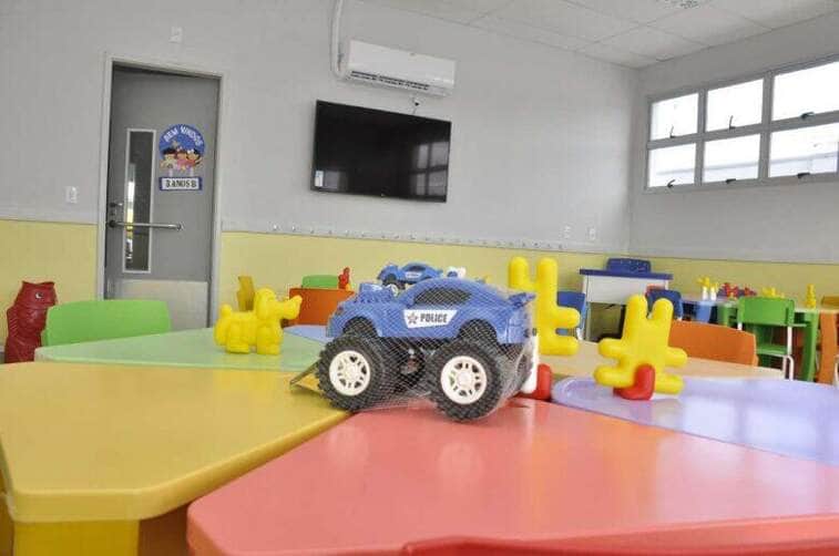 Prefeita de Varzea Grande sanciona lei para estimular parcerias entre escolas da rede municipal junto a iniciativa privada