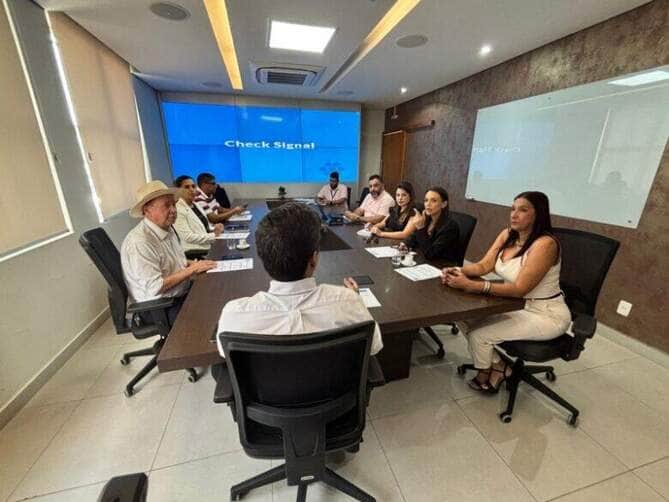 Prefeito de Sinop fortalece dialogo com o Estado e garante sinal verde para nova escola militar