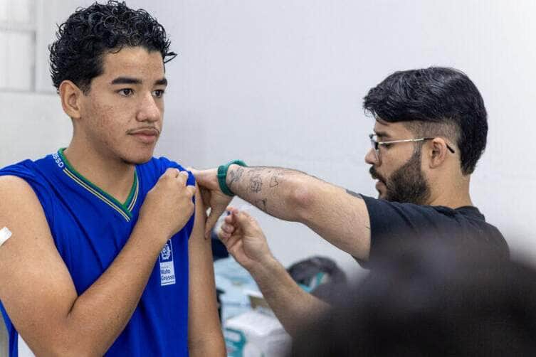Prefeitura de Rondonopolis leva vacinacao contra HPV para escolas
