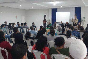 Varzea Grande realiza capacitacao para novos secretarios e tecnicos escolares