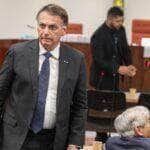 Brasília (DF), 10/06/2025 - O ex presidente Jair Bolsonaro chegando para depoimento na 1 turma do STF.
O ministro do Supremo Tribunal Federal (STF) Alexandre de Moraes começa a ouvir os réus do núcleo 1 na ação da trama golpista, os interrogatórios ocorrerão presencialmente na sala de julgamentos da primeira turma da corte 
Foto: Valter Campanato/Agência Brasil