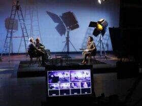 Rio de Janeiro (RJ), 08/08/2023 - Gravação do programa Cine Resenha, da TV Brasil, com o cineasta Marcelo Gomes, o crítico de cinema Eduardo Valente, apresentado por Priscila Rangel. Foto: Fernando Frazão/Agência Brasil