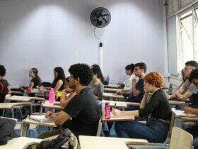 Cursinho preparatório para o vestibular da Universidade de São Paulo - USP Leste.