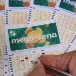 22/06/2023 - Brasília - Mega-Sena, concurso da  Mega-Sena, jogos da  Mega-Sena, loteria da  Mega-Sena. - Volantes da Mega Sena sendo preenchidos para apostas em casas lotéricas da Caixa. Foto: Rafa Neddermeyer/Agência Brasil/Arquivo
