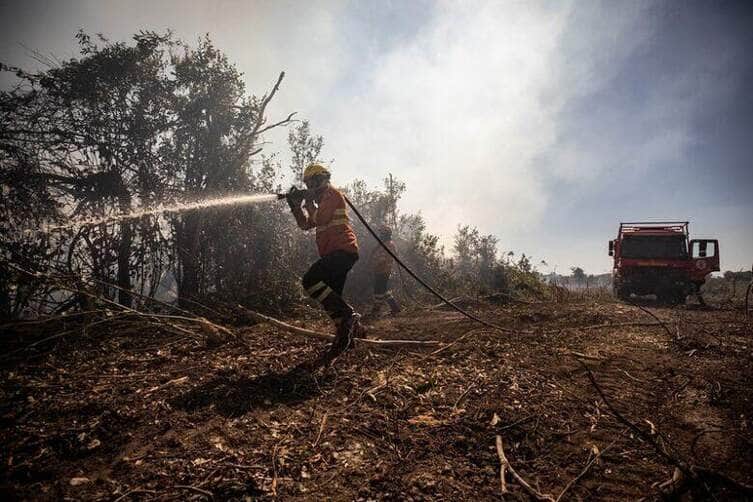 queimada bombeiro combate
