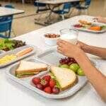 Câmara aprova lei que garante lanche próprio para crianças com autismo em MT