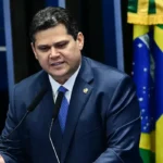 Senador Davi Alcolumbre (União-AP) no plenário do Senado Federal durante primeira reunião preparatória destinada à eleição do presidente do Senado Federal.