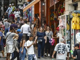 Pirataria é combatida na 25 de Março com fiscalização constante