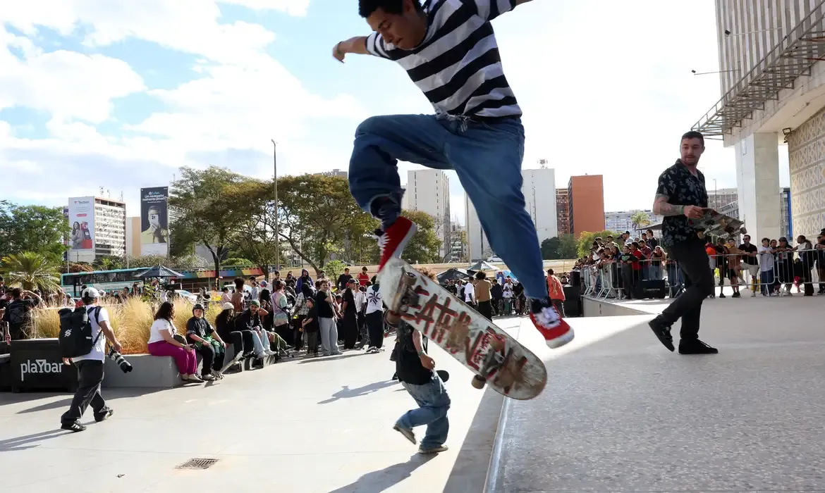 Brasília recebe skatistas em prévia de campeonato mundial de skate
