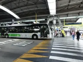 Ataques deixam mais de 460 ônibus danificados em SP