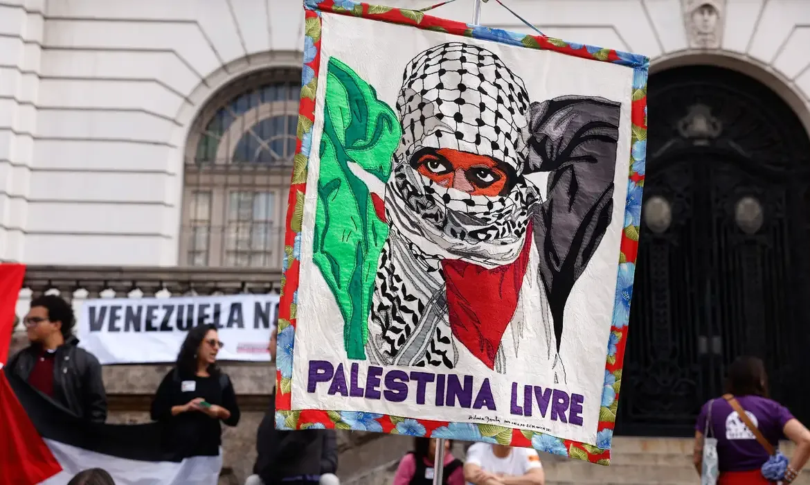 Protesto pede rompimento do Brics com Israel no Rio