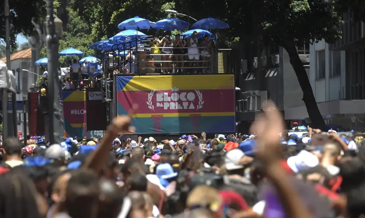 Rio de Janeiro - Bloco da Preta leva milhares de foliões ao centro do Rio (Tomaz Silva/Agência Brasil)