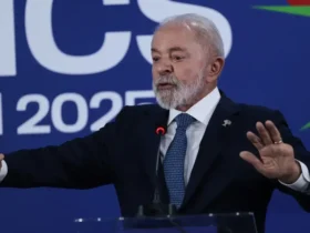 Lula defende Brics e critica dólar como moeda única