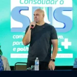 Cuiabá (MT), 31/07/2025 - O prefeito de Cuiabá, Abilio Brunini, ao lado da secretária municipal de Saúde e presidente Conselho Municipal de Saúde, dra. Lúcia Helena Barboza Sampaio, durante abertura d