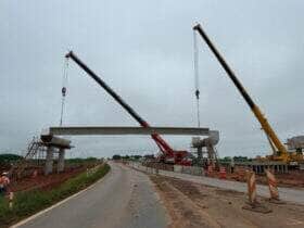 Intervenção ocorrerá no km 593, sentido Cuiabá/Sinop, das 7h às 14h, para implantação de bueiros; tráfego será desviado para canteiro central durante os trabalhos