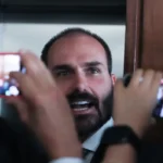 Inquérito contra Eduardo é prorrogado por decisão de Moraes