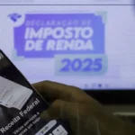 Brasília (DF), 20/03/2025 - Quem precisa declarar o Imposto de Renda. Imposto de renda com máscara. Foto: Joédson Alves/Agência Brasil