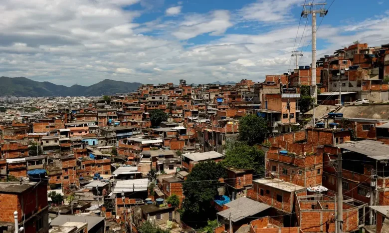 Rio de Janeiro (RJ) - 26/12/2024 - 100 fotos melhores de 2024, retrospectiva - Foto feita em 22/02/2023 - Agçomerado de casas das favelas do Complexo do Alemão, zona norte da cidade. Foto: Tânia Rêgo
