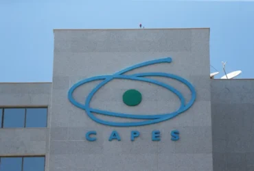 Capes registra 96 desistências de doutorado nos EUA por insegurança