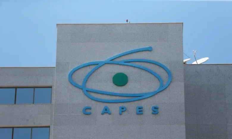 Capes registra 96 desistências de doutorado nos EUA por insegurança