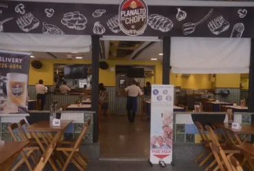 Lanchonetes, bares e restaurantes do Rio de Janeiro reabrem com restrição de horário, lotação e distância entre mesas.