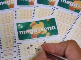 22/06/2023 - Brasília - Mega-Sena, concurso da Mega-Sena, jogos da Mega-Sena, loteria da Mega-Sena. - Volantes da Mega Sena sendo preenchidos para apostas em casas lotéricas da Caixa. Foto: Rafa Ne