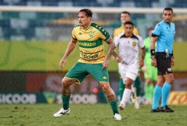 Goiás x Cuiabá: Onde assistir ao vivo, escalações e análise do duelo decisivo na Série B 2025. Imagem: AssCom Dourado