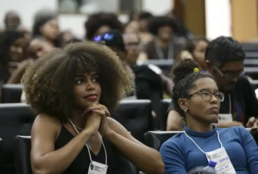 Pós-graduação revela desigualdade racial persistente no Brasil