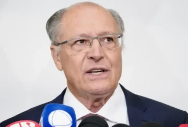 Brasília (DF) 17/03/2025 - Vice-presidente da República Geraldo Alckmin durante entrevista coletiva no Palácio do Planalto onde fala sobre o desempenho do setor de eletroeletrônicos com Associação Na