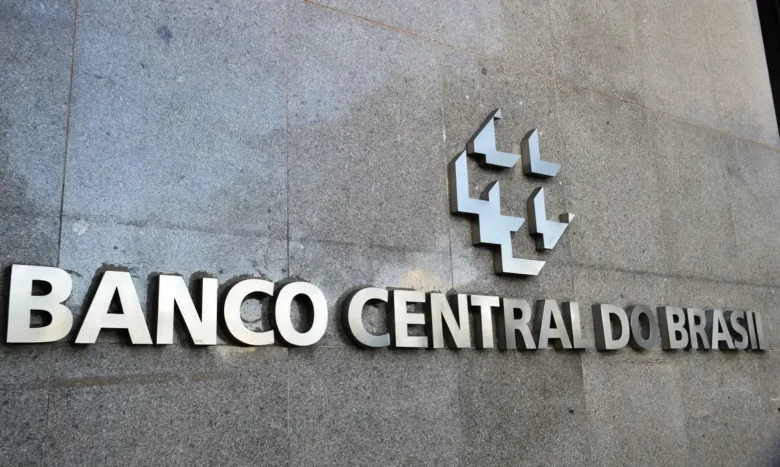 Mercado reduz projeção de inflação para 2025 e mantém expectativa de crescimento