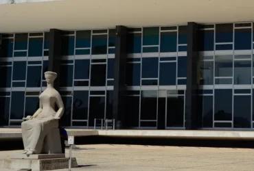 Servidor relata no STF tentativa de Bolsonaro de associar Lula a facção