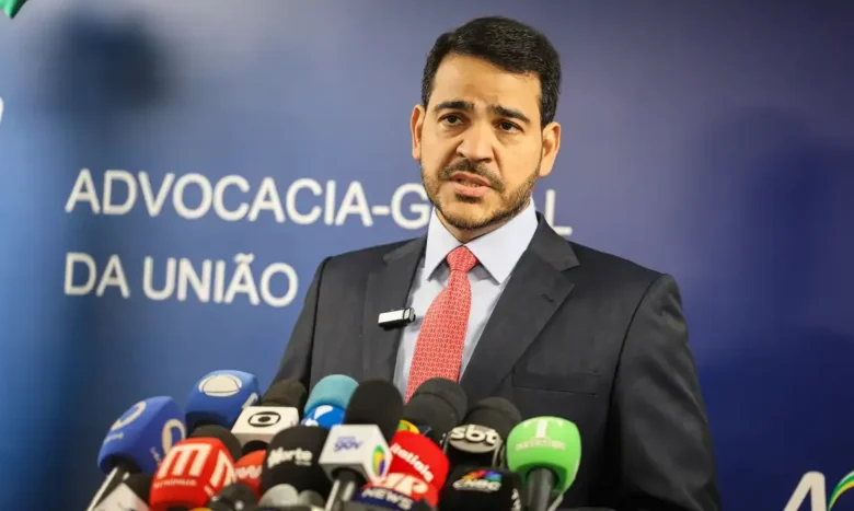 AGU aciona STF e defende legalidade do aumento do IOF