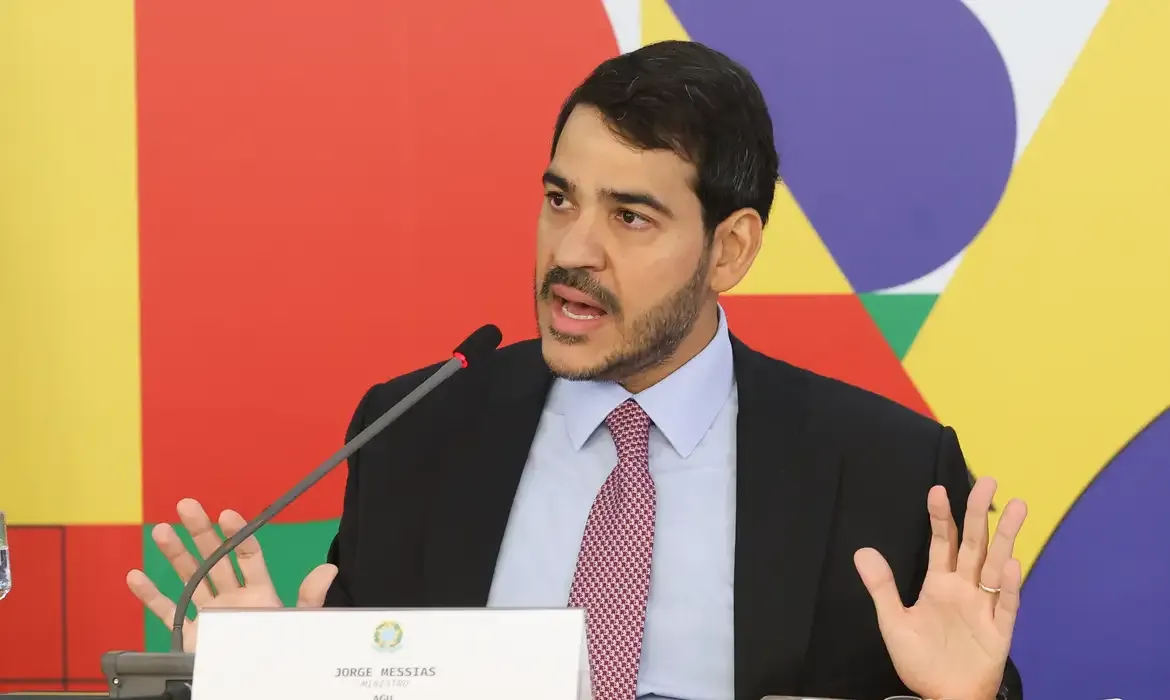Agu garante legalidade de decreto do IOF em resposta ao STF