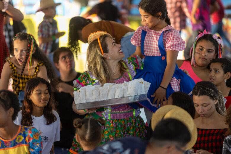 Assistencia Social de Rondonopolis realiza festa julina para criancas na Vila Olimpica