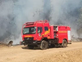 Bombeiros controlam incêndio em estrutura de pó de serra em Alta Floresta