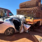 Corpo de Bombeiros atua em acidente com carreta e carro em Mato Grosso