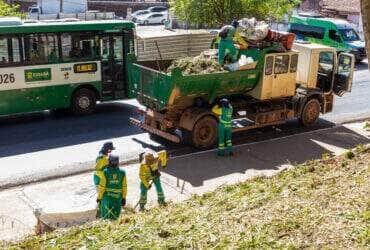 Cuiaba faz grande operacao de limpeza e iluminacao no Morro da Luz