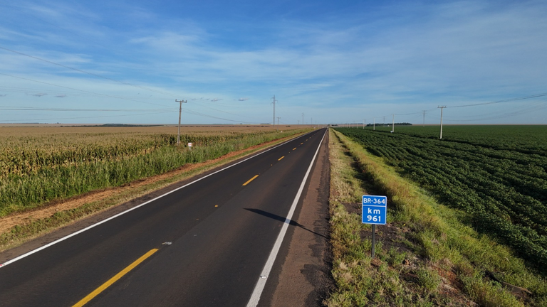 DNIT conclui revitalizacao de trecho de rodovia estrategico da producao agricola em Mato Grosso