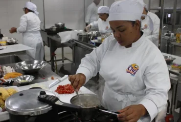Reconhecimento valoriza merendeiros no SuperChef