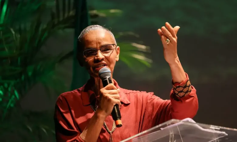 Ministra defende transição energética e admite contradições sobre petróleo